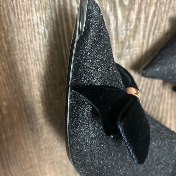 Ted Baker size 37 EUC/GUC “Bowtee” Lurex bow Black Ankle Boots with Kitten Heel - Picture 2 of 16